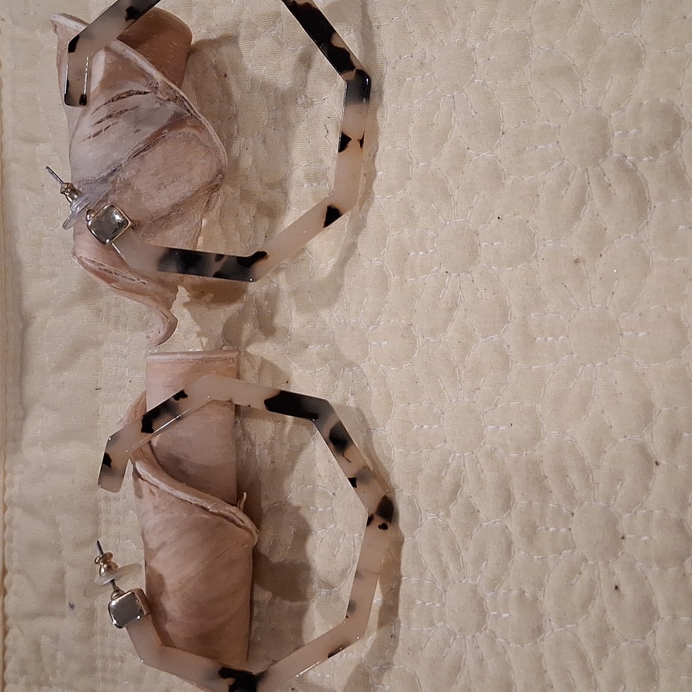 BaubleBar Tortoiseshell Hexagon Earrings & Leorard Cuff Bracelet ** Unbranded ** - Picture 3 of 3